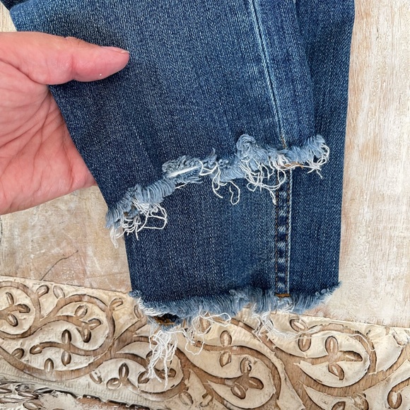 Madewell 9” High Rise Skinny Distressed Jean - Picture 7 of 7